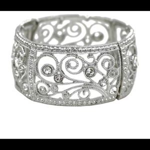 🌿 𝐒𝐢𝐥𝐯𝐞𝐫 𝒸𝓇𝓎𝓈𝓉𝒶𝓁 𝒷𝒶𝓃𝑔𝓁𝑒